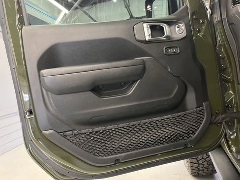 Used 2023 Jeep Gladiator Mojave image 10