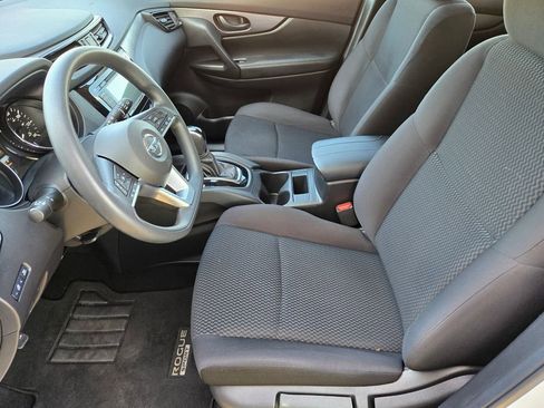 Used 2020 Nissan Rogue Sport S image 10