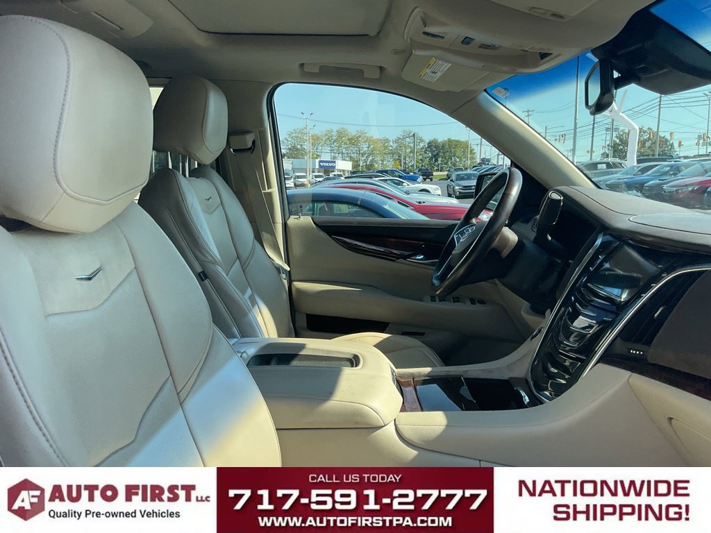 Used 2015 Cadillac Escalade Luxury AWD/4WD image 21