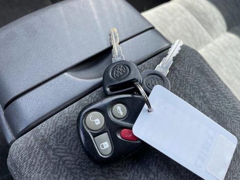 Used 2005 Buick Le Sabre Custom image 44