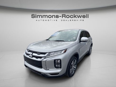 Used 2024 Mitsubishi Outlander Sport SE image 1