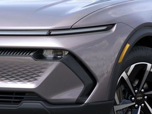 New 2026 Chevrolet Equinox EV LT image 16