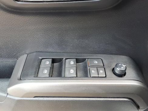 Used 2020 Toyota Tacoma TRD Off-Road w/ Technology Package AWD/4WD image 18