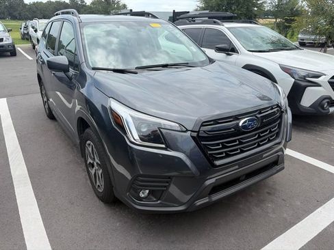 Used 2024 Subaru Forester Premium AWD/4WD image 2