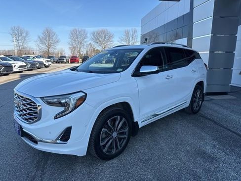 Certified 2020 GMC Terrain Denali w/ Denali Premium Package AWD/4WD image 3
