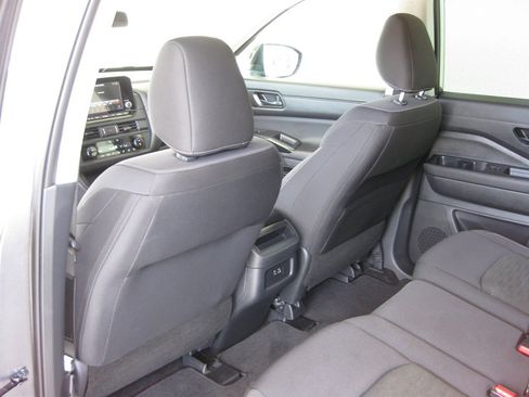 Used 2025 Nissan Pathfinder S FWD image 25