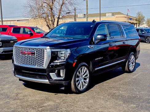 Used 2023 GMC Yukon XL Denali w/ Max Trailering Package image 10