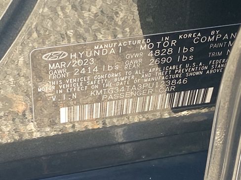 Used 2023 Genesis G70 2.0T image 30