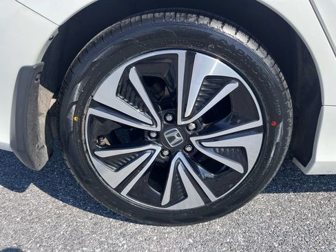 Used 2018 Honda Civic EX-L image 24