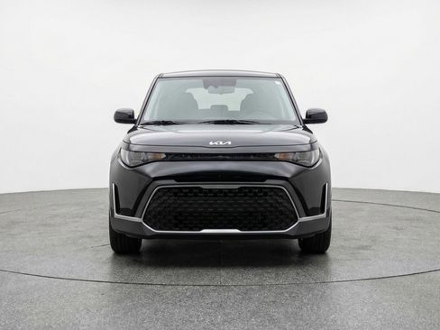 Used 2025 Kia Soul LX w/ LX Technology Package FWD image 2