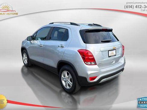 Used 2020 Chevrolet Trax LT w/ LT Convenience Package FWD image 3
