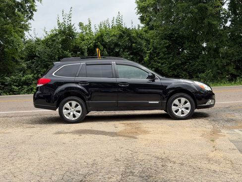 Used 2011 Subaru Outback 2.5i Limited AWD/4WD image 5