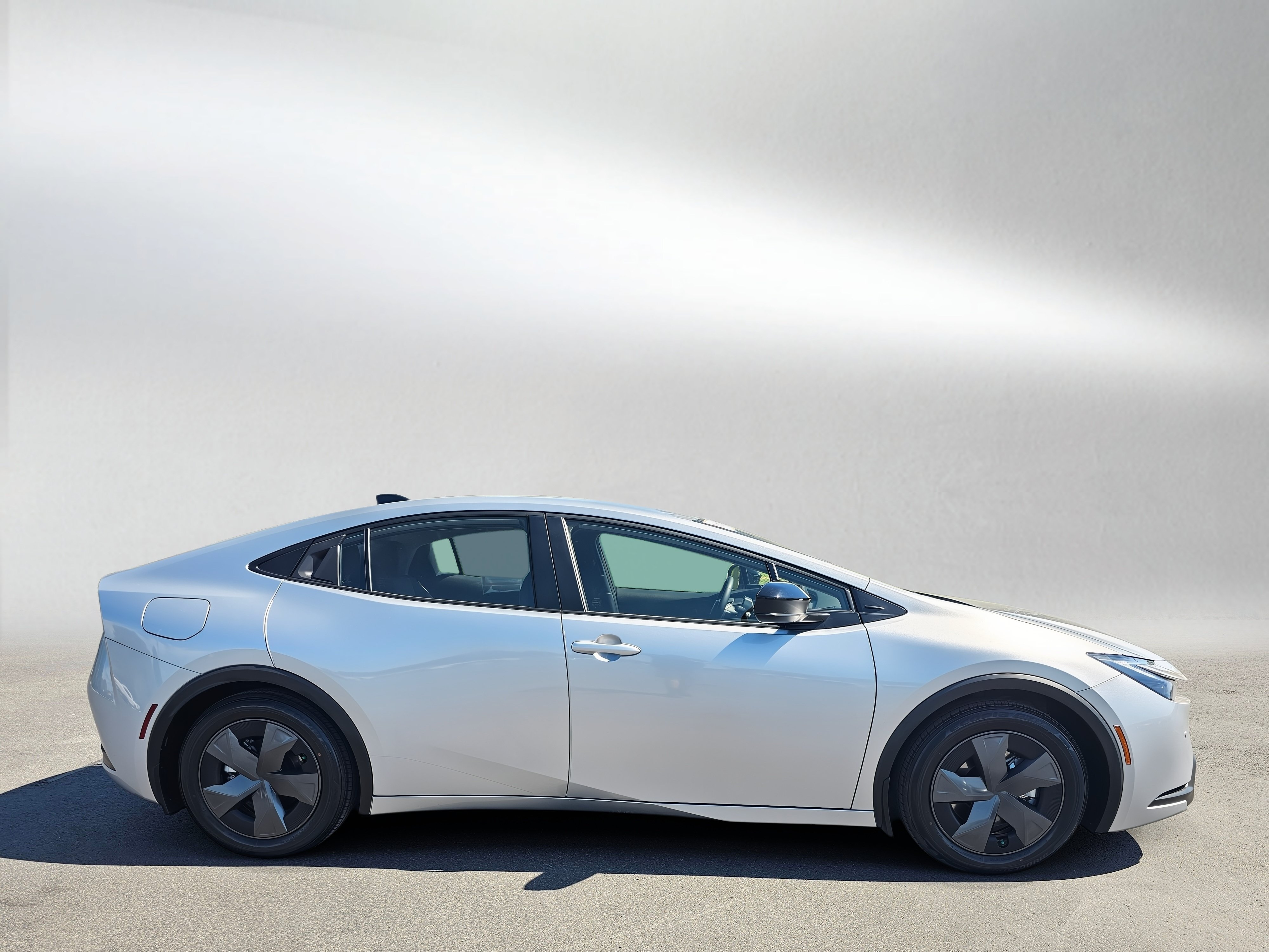 Certified 2026 Toyota Prius Plug-In Hybrid FWD image 7