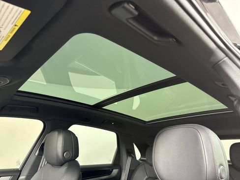 Certified 2025 Porsche Cayenne AWD/4WD image 42