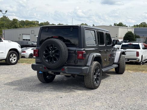 Used 2022 Jeep Wrangler Unlimited Sahara w/ Cold Weather Group AWD/4WD image 4