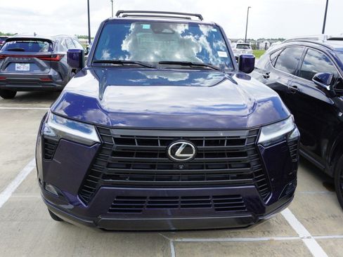 Used 2024 Lexus GX 550 w/ Accessory Package (Z1) AWD/4WD image 2
