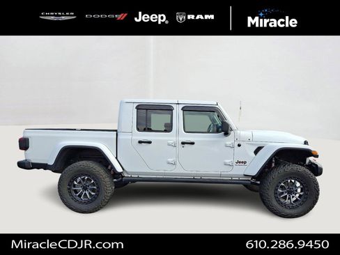 Certified 2020 Jeep Gladiator Mojave image 7
