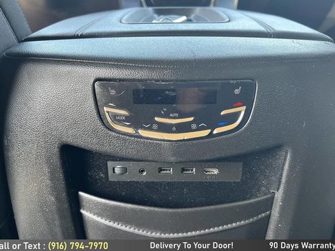 Used 2018 Cadillac Escalade Luxury image 28