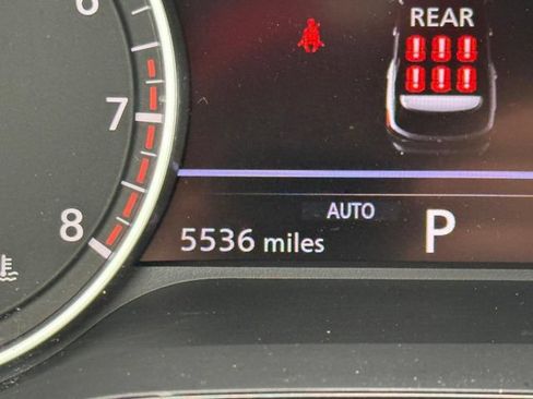 Used 2025 Nissan Pathfinder SL AWD/4WD image 28