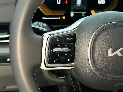 New 2026 Kia Carnival EX image 29