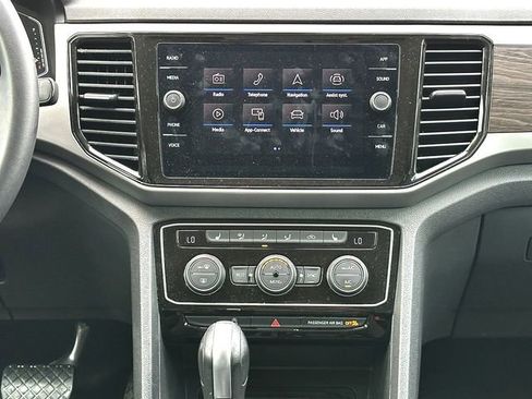 Used 2023 Volkswagen Atlas SE image 30