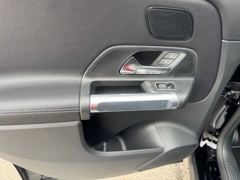 New 2026 Mercedes-Benz GLB 250 4MATIC image 16