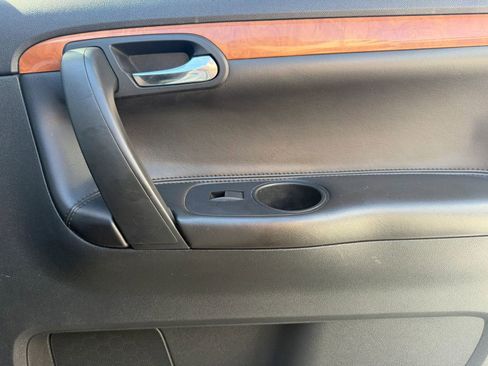 Used 2010 Saturn Outlook XR FWD image 12