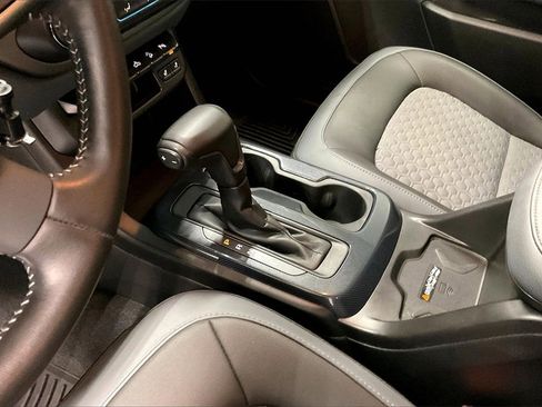 Used 2021 Chevrolet Colorado Z71 image 16