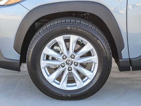 Certified 2022 Toyota Corolla Cross LE image 11