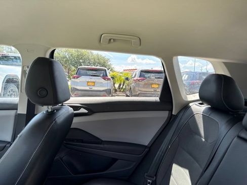 Used 2023 Volkswagen Taos SE FWD image 21
