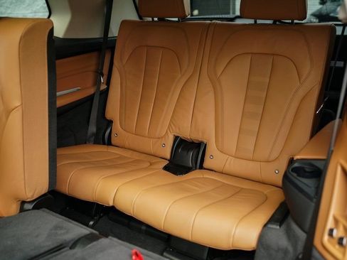 Used 2022 BMW X7 xDrive40i w/ Premium Package image 25