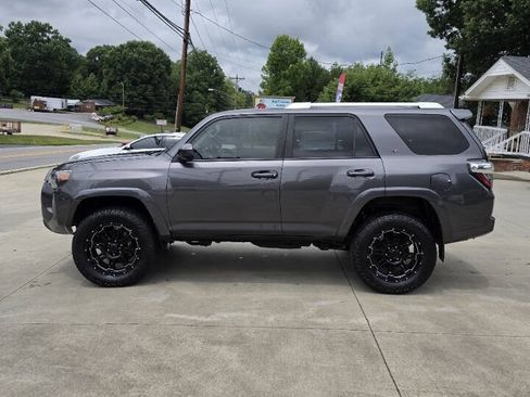 Used 2016 Toyota 4Runner SR5 RWD image 2