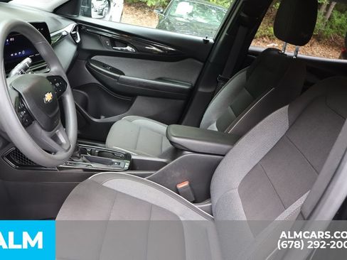 Used 2025 Chevrolet TrailBlazer LT AWD/4WD image 12