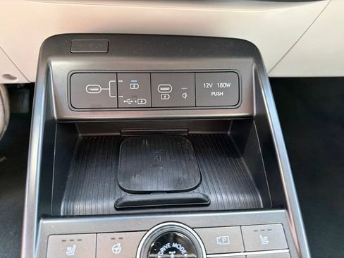 Used 2024 Hyundai Kona Limited AWD/4WD image 24