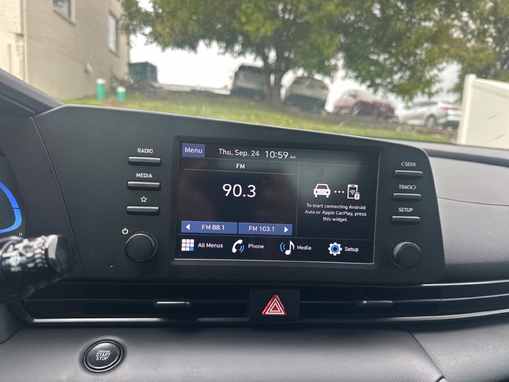 Used 2025 Hyundai Elantra Sport FWD image 17