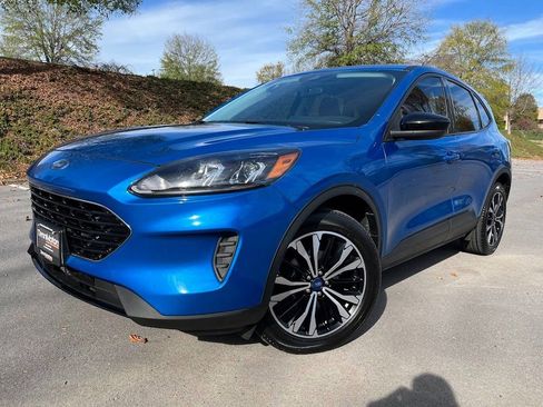 Used 2021 Ford Escape SE w/ SE Sport Appearance Package image 56