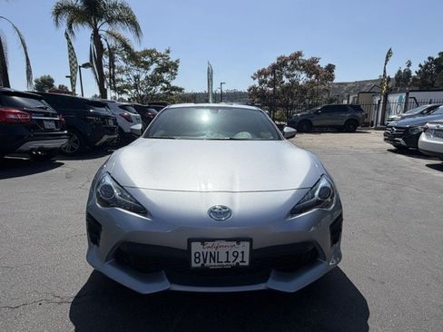 Used 2020 Toyota 86 RWD image 8