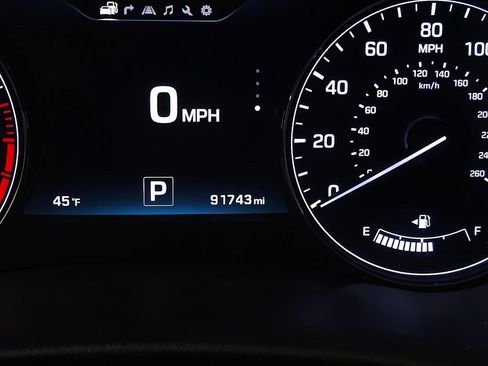 Used 2017 Genesis G80 3.8 w/ Option Group 03 image 22