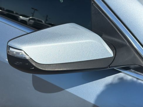 Used 2018 Chevrolet Malibu LT FWD image 12