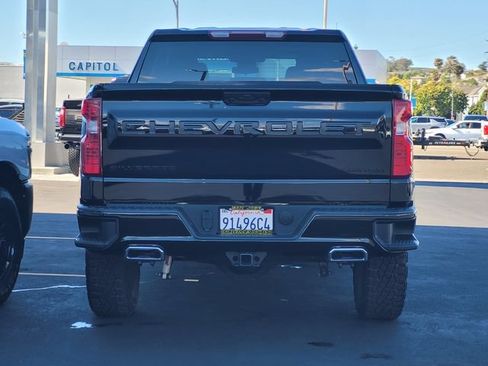 Used 2025 Chevrolet Silverado 1500 Custom Trail Boss w/ LPO, Dark Essentials Package AWD/4WD image 5