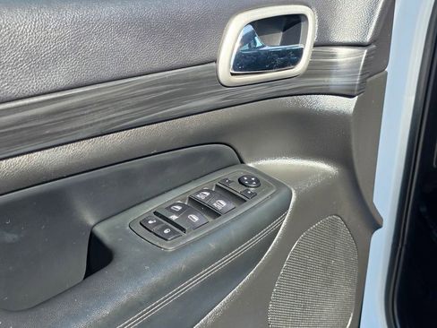 Certified 2021 Jeep Grand Cherokee Laredo X image 14