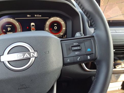 Certified 2025 Nissan Rogue SL FWD image 10
