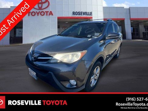 Used 2015 Toyota RAV4 XLE AWD/4WD image 1