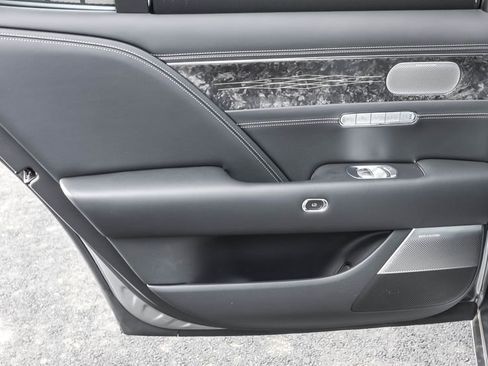 Used 2025 Genesis G90 3.5T image 34