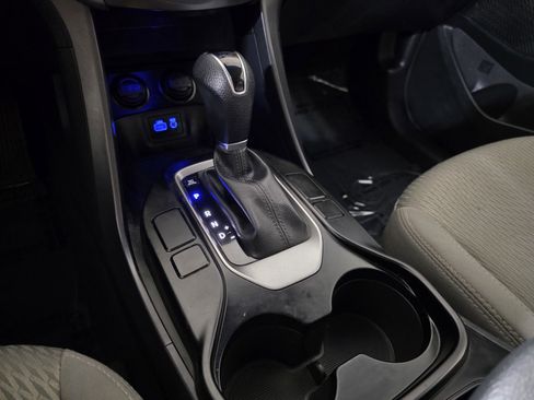 Used 2017 Hyundai Santa Fe SE image 27