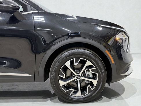 Used 2023 Kia Sportage EX image 3