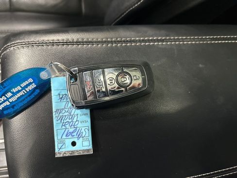 Used 2021 Lincoln Corsair AWD w/ Premium Package image 24