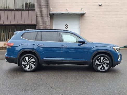 Certified 2025 Volkswagen Atlas SE w/ Panoramic Sunroof Package AWD/4WD image 12