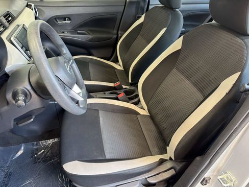 Used 2021 Nissan Versa SV FWD image 5