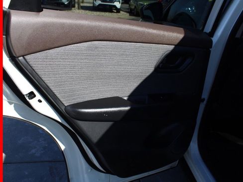 Certified 2023 Nissan Rogue S image 25